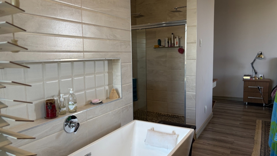 4 Bedroom Property for Sale in Grimbeeck Park North West